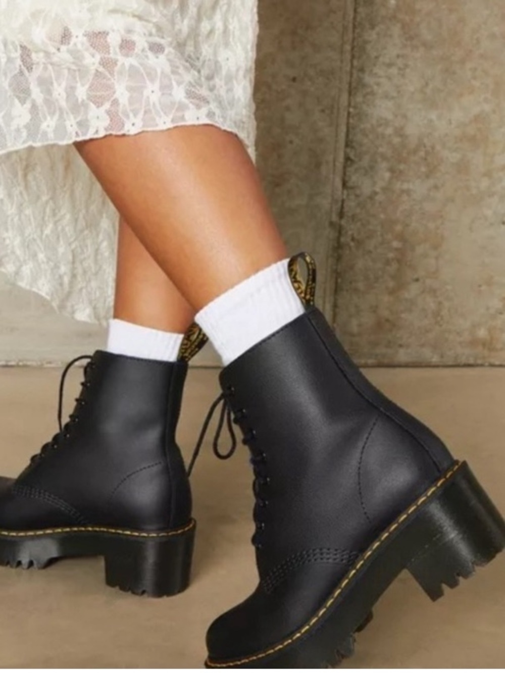 Dr Martins SHRIVER HI Chunky Lace-Up Platform Boots in Black size 41